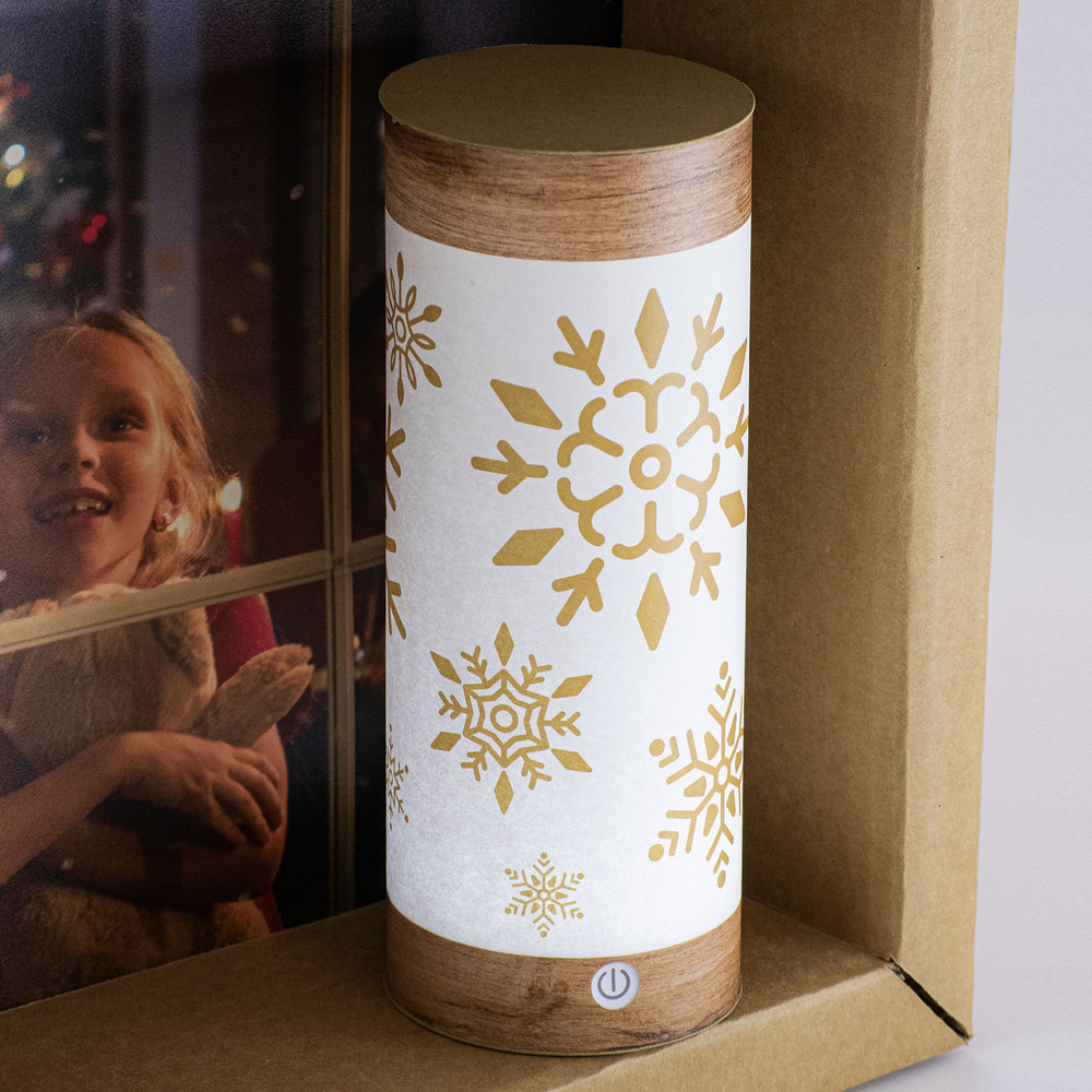 Kami: The Magic Advent Lantern to Wait for Santa Claus with Children